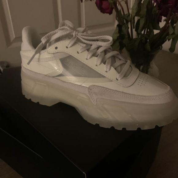 Shoes - Picture 2 of 3